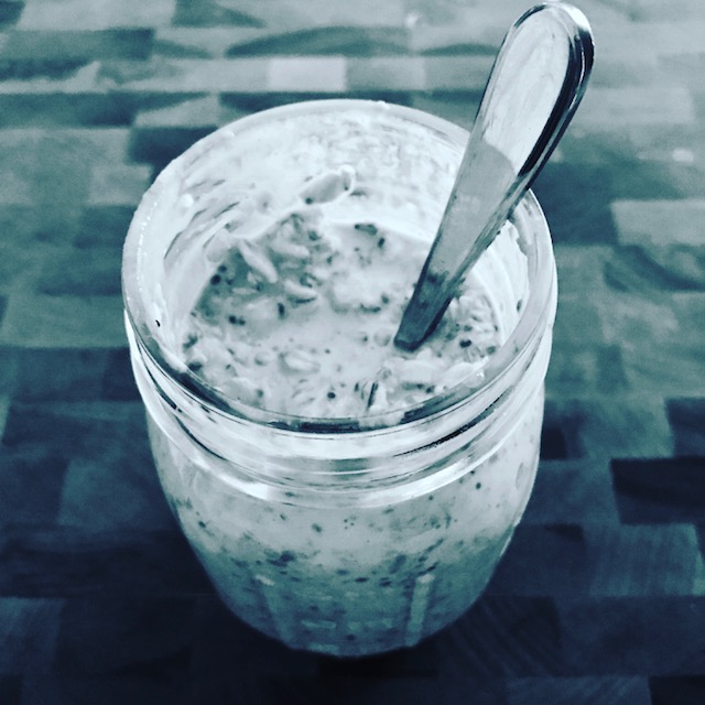 peanut butter banana overnight oats
